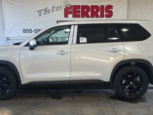 New 2026 Toyota Grand Highlander Platinum image 2