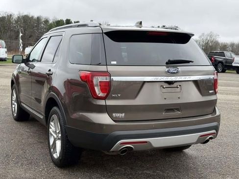 Used 2016 Ford Explorer XLT w/ Equipment Group 202A AWD/4WD image 6