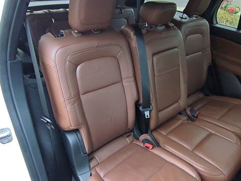 Used 2023 Lincoln Aviator Reserve image 25