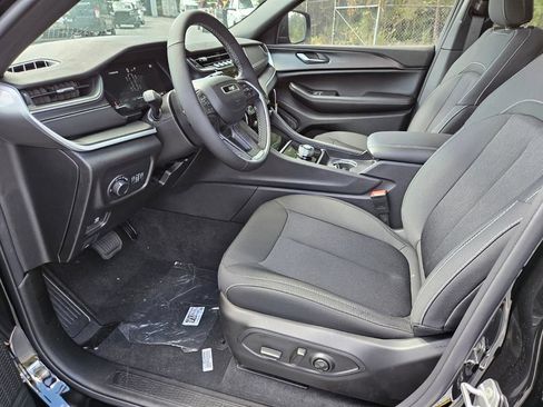 Used 2024 Jeep Grand Cherokee L Laredo w/ Luxury Tech Group I RWD image 10