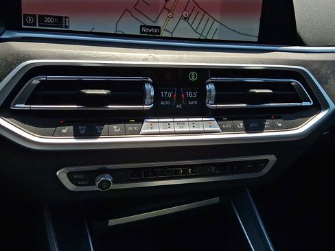 Used 2022 BMW X5 xDrive45e w/ M Sport Package AWD/4WD image 16