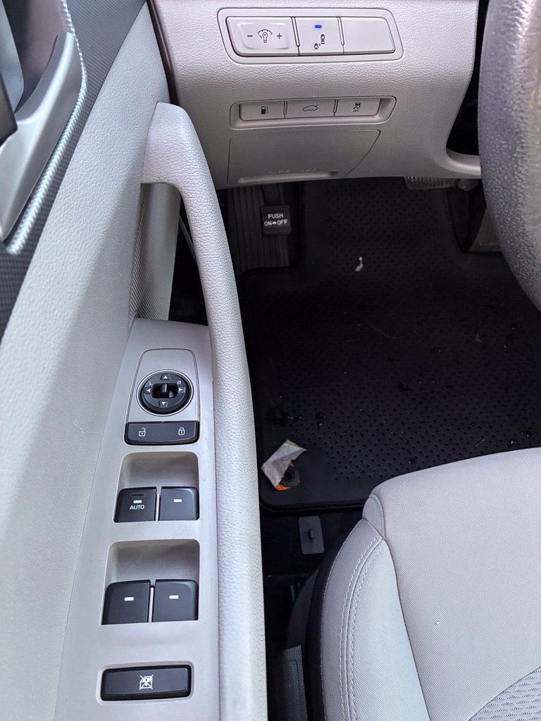 Used 2018 Hyundai Sonata SE FWD image 29