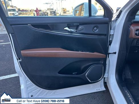 Used 2021 Lincoln Nautilus Reserve image 18