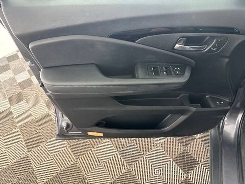 Used 2021 Honda Pilot Elite image 23