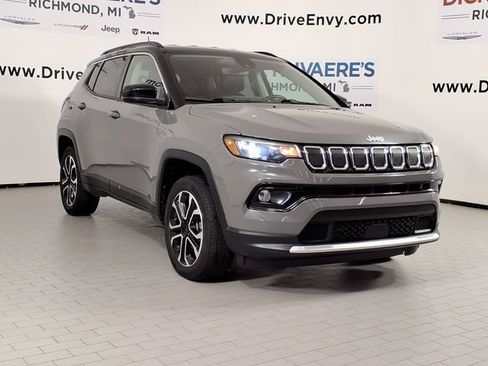 Used 2022 Jeep Compass Limited AWD/4WD image 3