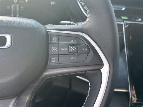 New 2025 Jeep Grand Cherokee Limited w/ Black Appearance Package image 23