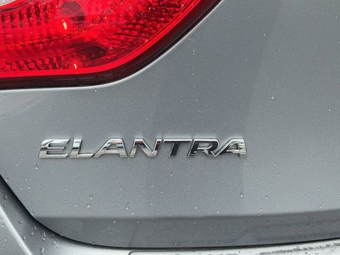 Used 2015 Hyundai Elantra GT FWD image 18