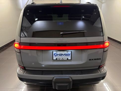 Used 2025 Lexus GX 550 w/ Accessory Package (2T) AWD/4WD image 5