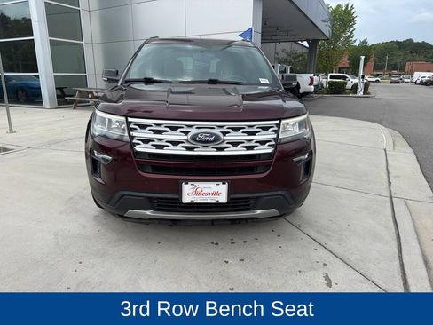Used 2018 Ford Explorer XLT w/ Equipment Group 202A FWD image 2
