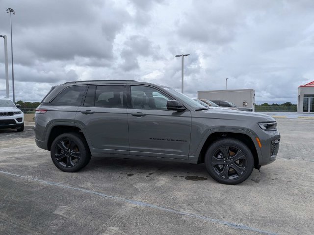 New 2027 Jeep Grand Cherokee Limited AWD/4WD image 3
