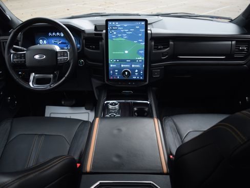 Used 2022 Ford Expedition Platinum image 8