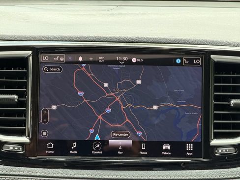 Used 2024 Chrysler Pacifica Limited FWD image 10