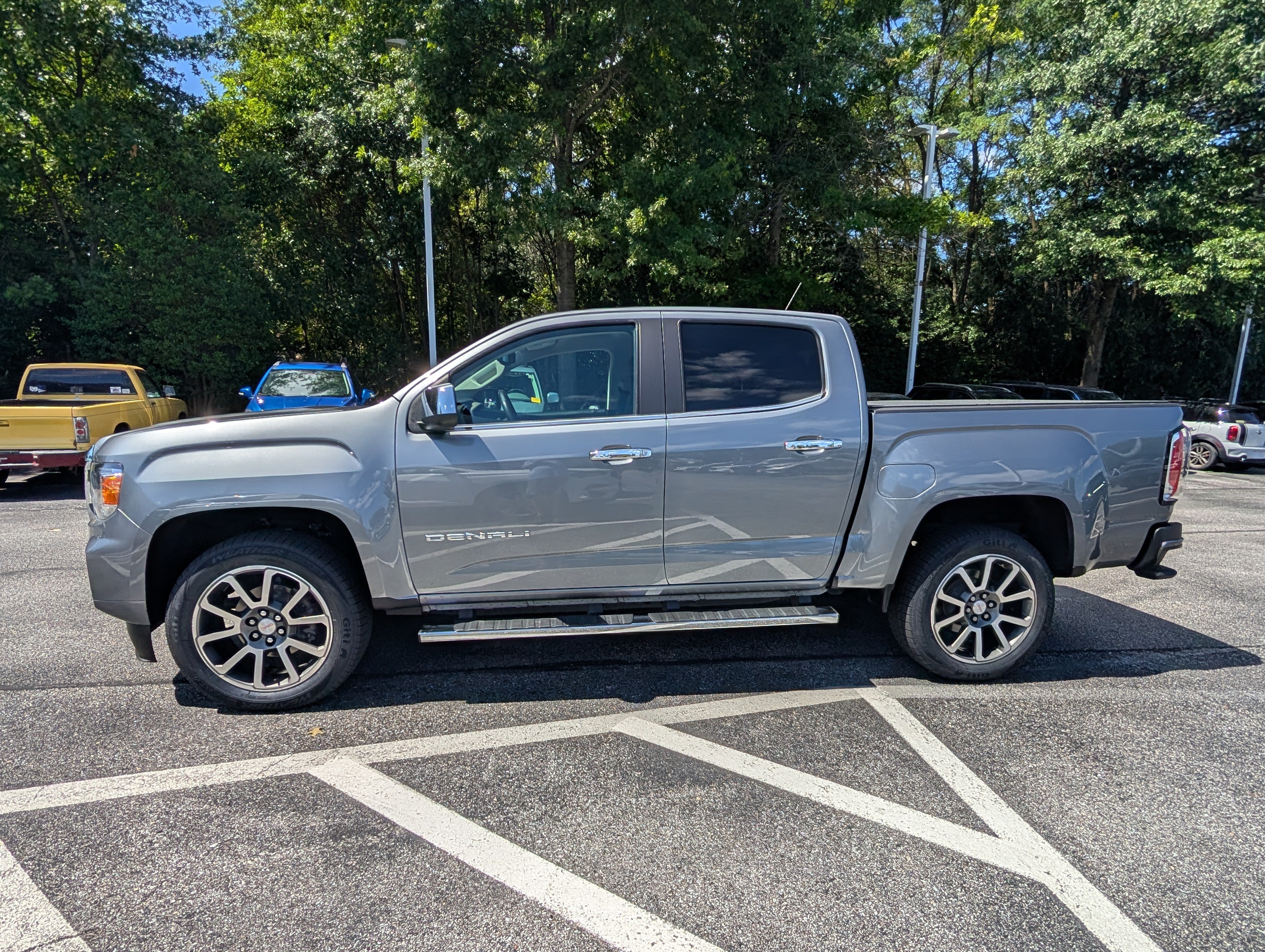 Used 2022 GMC Canyon Denali AWD/4WD image 6