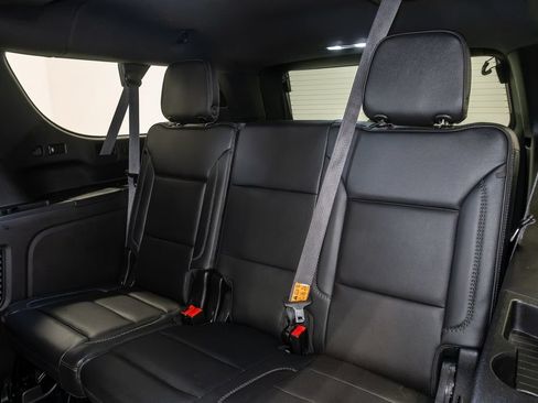 Used 2023 GMC Yukon XL Denali w/ Advanced Technology Package AWD/4WD image 28