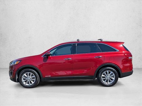 Used 2017 Kia Sorento AWD image 9