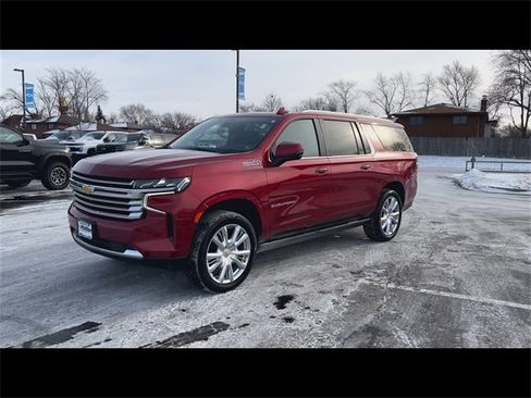 Used 2021 Chevrolet Suburban High Country image 4