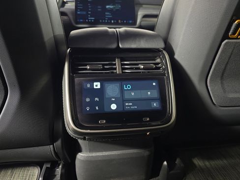 Used 2024 Rivian R1S Adventure AWD/4WD image 30