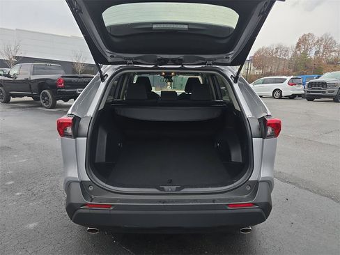 Used 2021 Toyota RAV4 XLE image 5