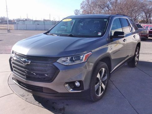 Used 2020 Chevrolet Traverse LT w/ LT Premium Package image 18
