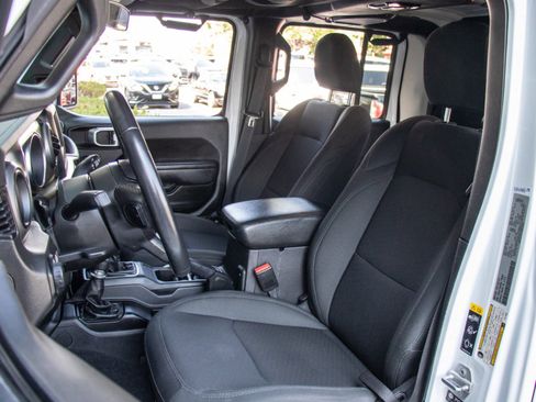 Used 2022 Jeep Gladiator Sport image 11