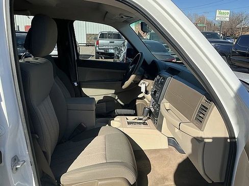 Used 2011 Jeep Liberty Sport image 11