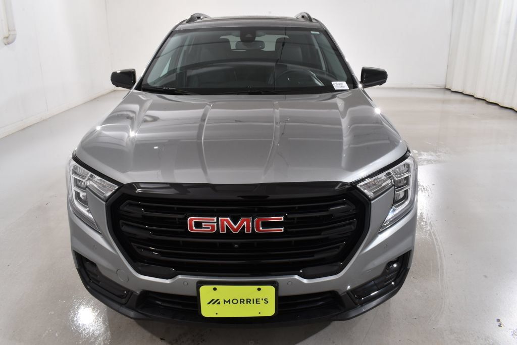 Used 2024 GMC Terrain SLT w/ Tech Package AWD/4WD image 3