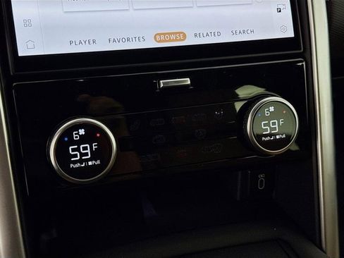 New 2026 Land Rover Discovery Limited Edition image 18