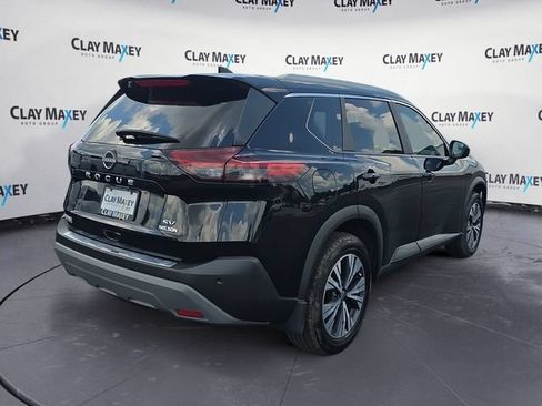 Used 2023 Nissan Rogue SV w/ SV Premium B Package FWD image 5