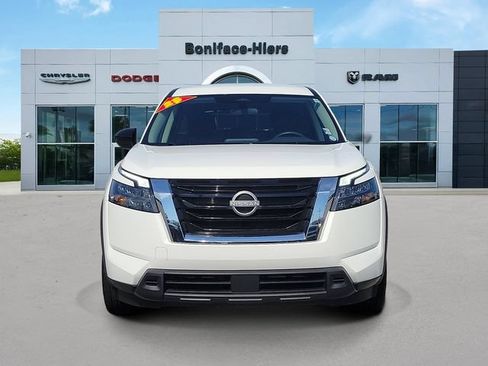 Used 2025 Nissan Pathfinder S FWD image 2