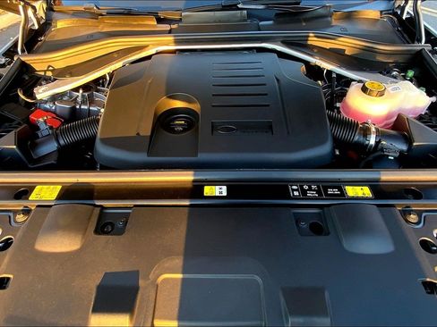 Used 2024 Land Rover Range Rover Sport SE image 29