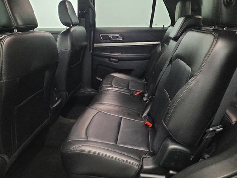 Used 2018 Ford Explorer XLT w/ Equipment Group 202A image 18