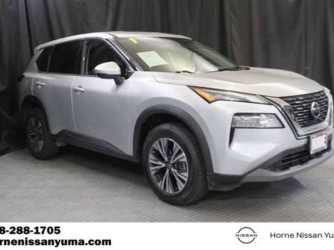Used 2021 Nissan Rogue SV image 1