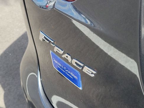 Used 2020 Jaguar F-PACE Premium image 8