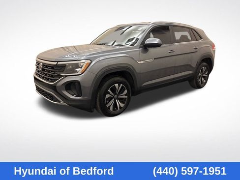 Used 2024 Volkswagen Atlas Cross Sport SE image 1