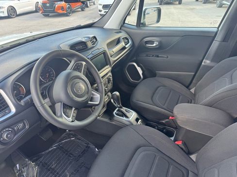 Used 2021 Jeep Renegade Latitude image 7