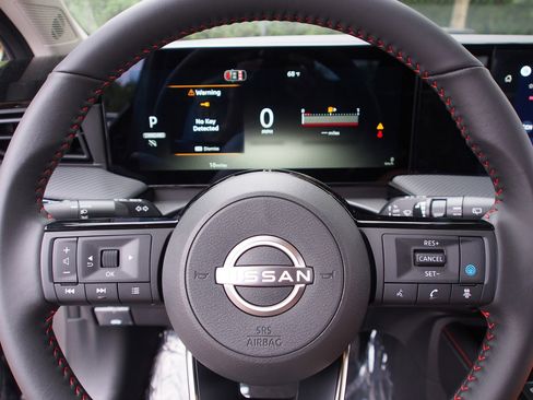 Used 2026 Nissan Kicks SR image 19