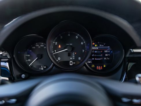 Certified 2026 Porsche Macan AWD/4WD image 24