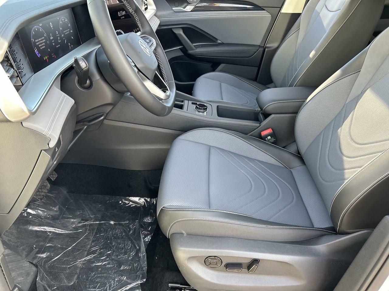 New 2026 Volkswagen Tiguan SE FWD image 15