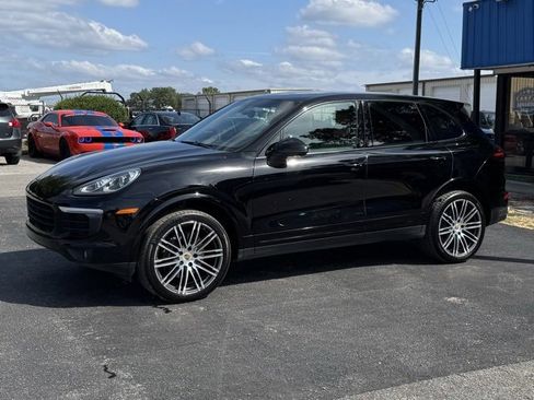 Used 2017 Porsche Cayenne Platinum Edition image 4