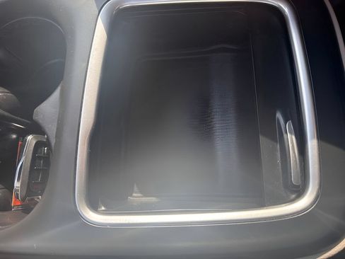 Used 2023 Chrysler Pacifica Touring-L FWD image 19