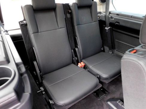 Used 2016 Land Rover LR4 HSE Silver Edition image 18