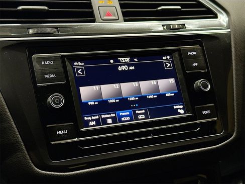 Used 2022 Volkswagen Tiguan S image 14