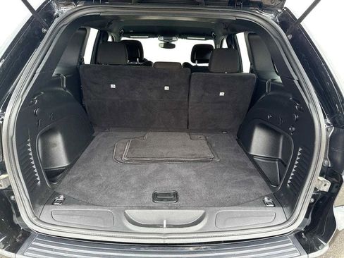 Used 2022 Jeep Grand Cherokee Laredo E image 4