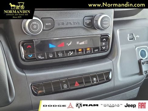 Used 2024 RAM ProMaster 2500 w/ Convenience Group FWD image 11