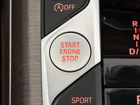 Used 2025 BMW 330i Sedan w/ Convenience Package image 22