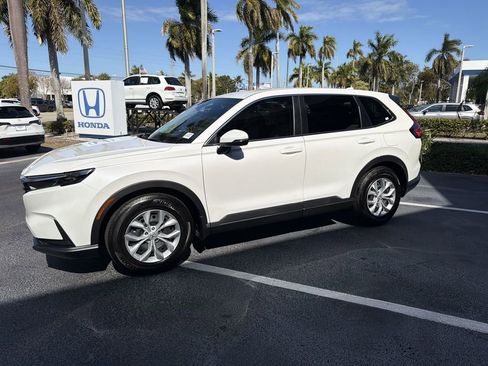 Certified 2025 Honda CR-V LX image 3