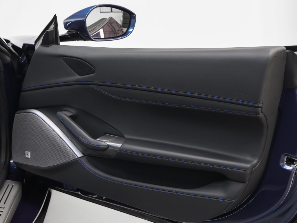 Certified 2019 Ferrari Portofino RWD image 35