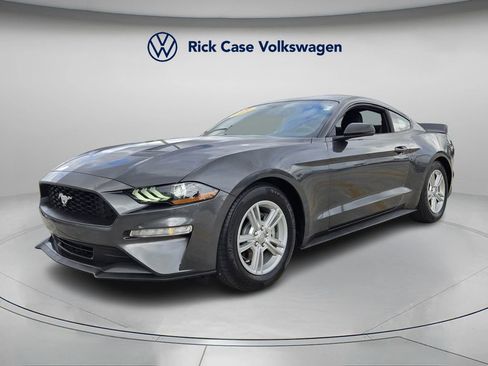 Used 2020 Ford Mustang EcoBoost image 7
