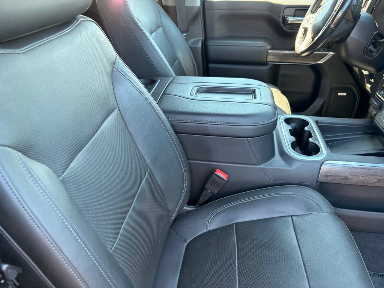 Used 2020 Chevrolet Silverado 1500 LTZ w/ LTZ Premium Package AWD/4WD image 9