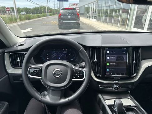 Certified 2025 Volvo XC60 B5 Plus AWD/4WD image 21